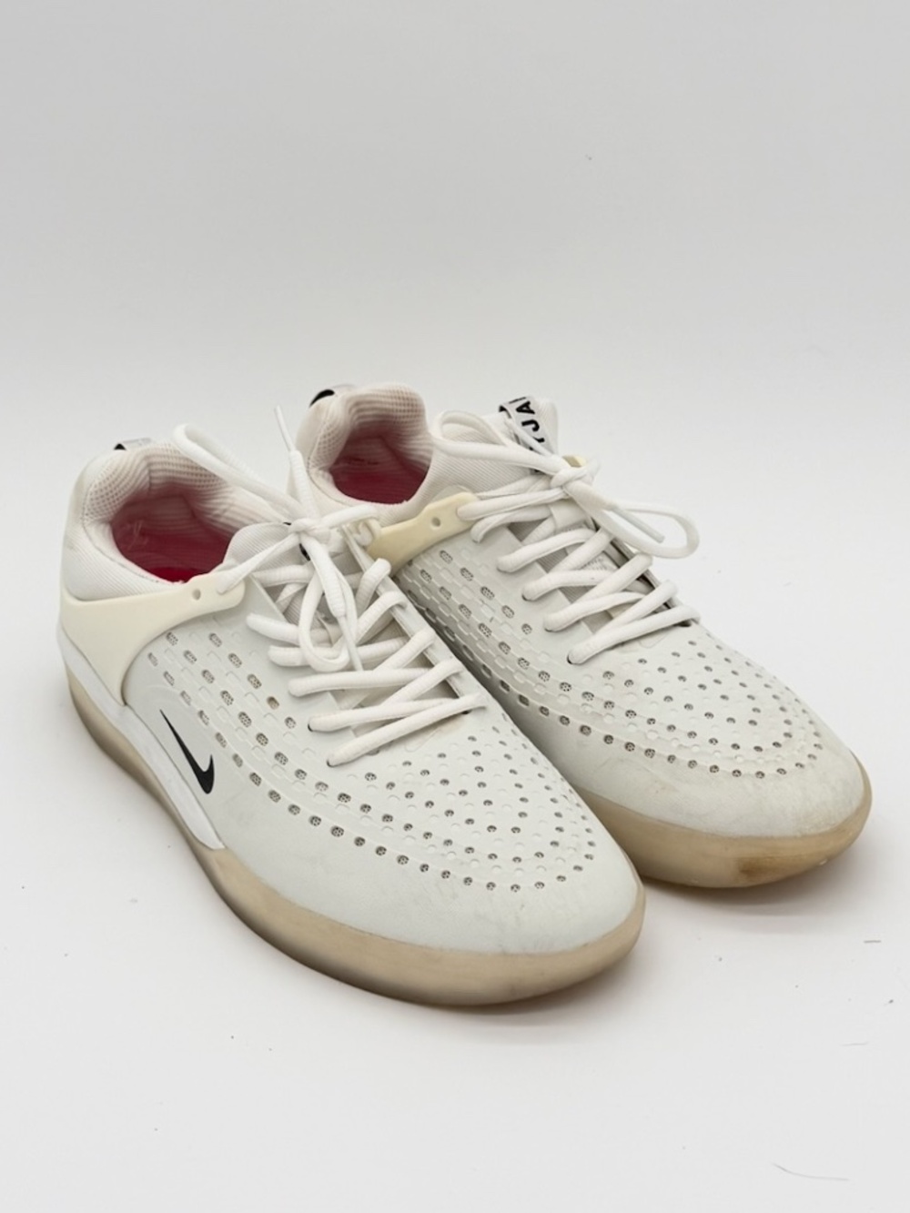 Nike SB Zoom Nyjah 3 White Black Skateboard Shoes Mens Size 10 DJ6130-100 USA